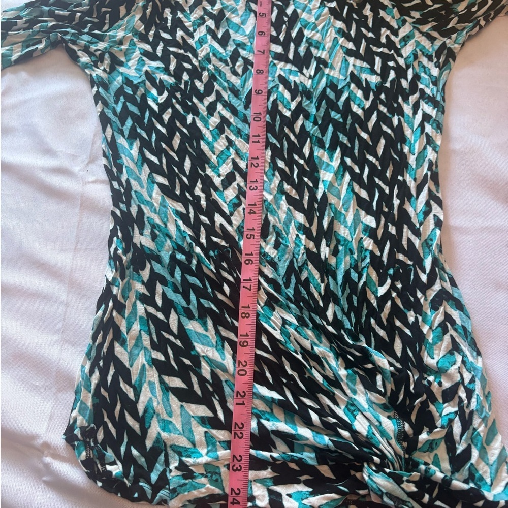 New Directions Black, White, and Teal Blouse - Picture 4 of 5